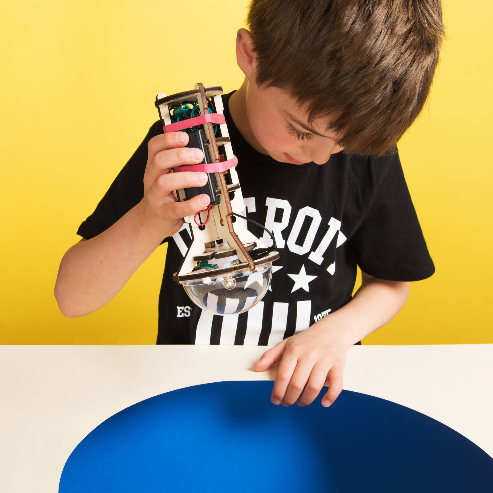 Lampe de poche à construire Nature & Découvertes