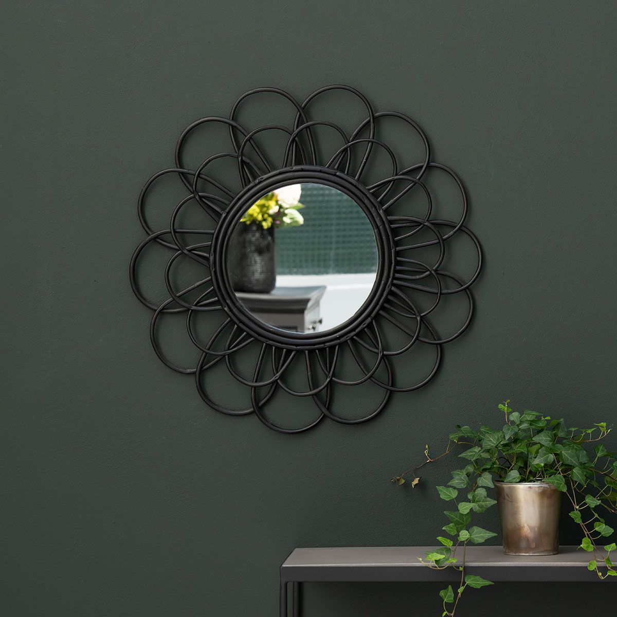 Miroir en rotin forme fleur noir 60 cm