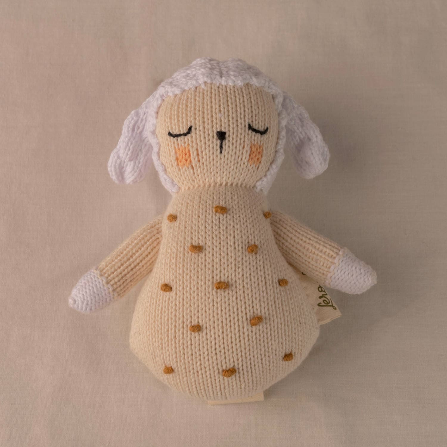 Hochet mouton tricoté