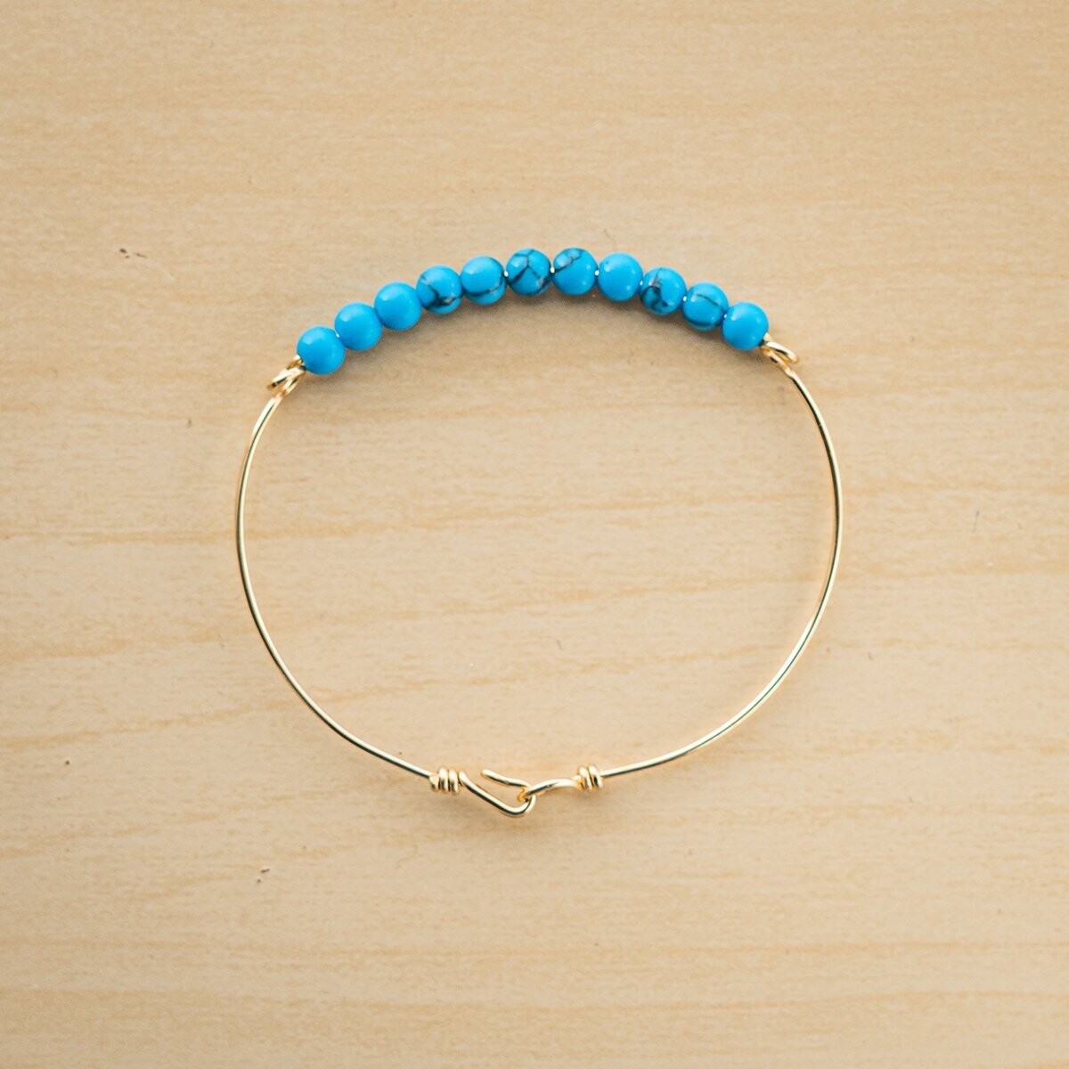 Bracelet howlite bleue xs