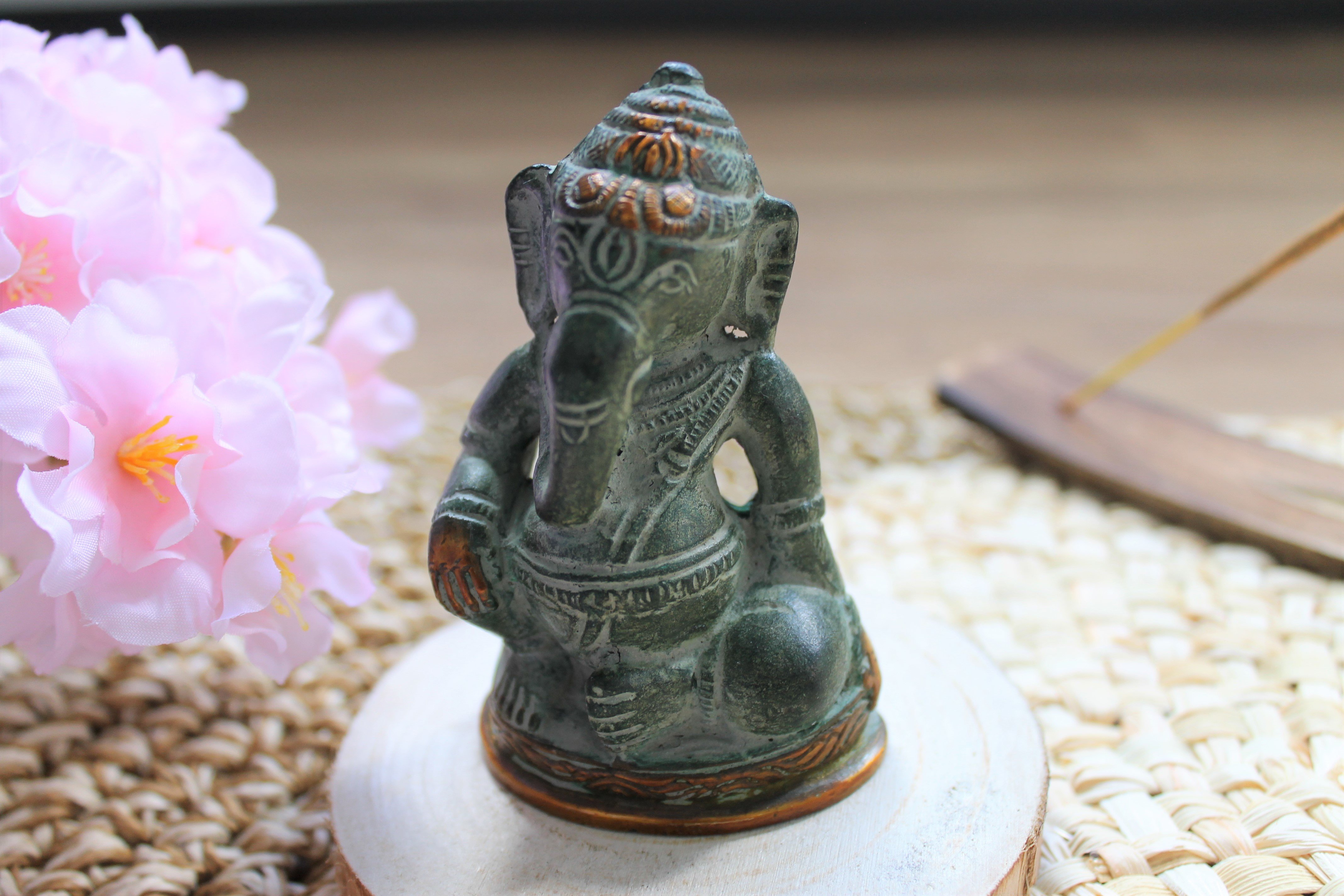 Ganesh assis laiton vert antique 8.2 cm